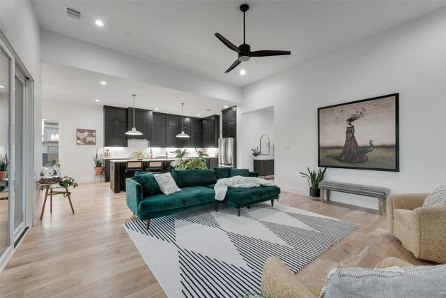 418 Whispering Way, Red Oak, TX 75154