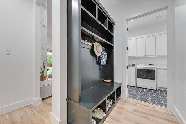 418 Whispering Way, Red Oak, TX 75154