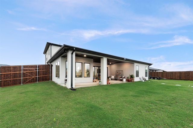 418 Whispering Way, Red Oak, TX 75154