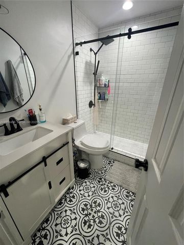 5962 W 18th Ave B-2, Hialeah, FL 33012