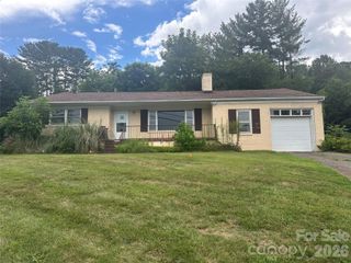 610 Enka Lake Road, Candler, NC 28715