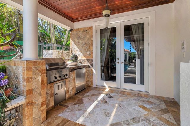 286 Jamaica Lane, Palm Beach, FL 33480