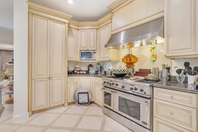 286 Jamaica Lane, Palm Beach, FL 33480