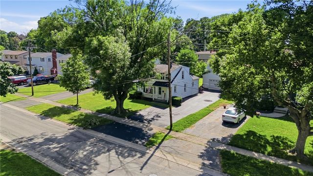 133 Armstrong Road, Greece, NY 14616