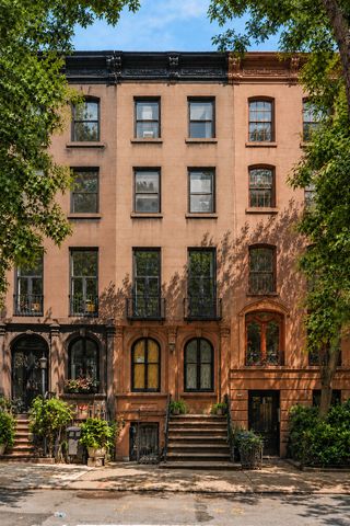 115 E 35TH Street, New York City, NY 10016