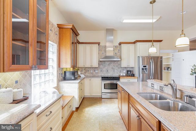 913-B CAROLINE, Fredericksburg, VA 22401