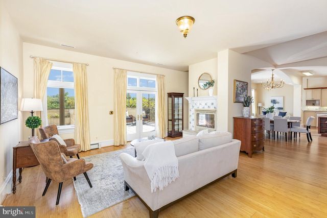 913-B CAROLINE, Fredericksburg, VA 22401