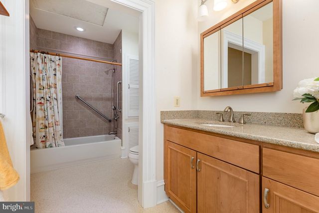 913-B CAROLINE, Fredericksburg, VA 22401