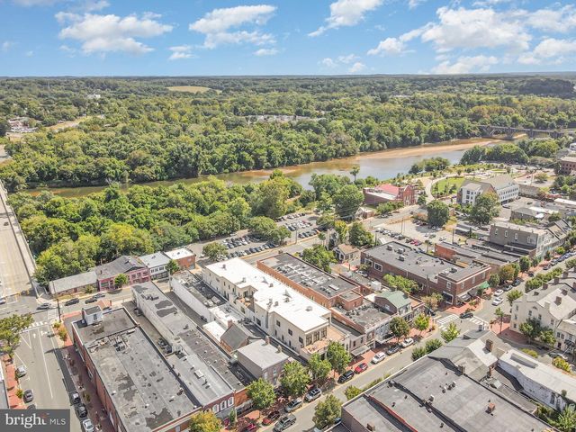 913-B CAROLINE, Fredericksburg, VA 22401