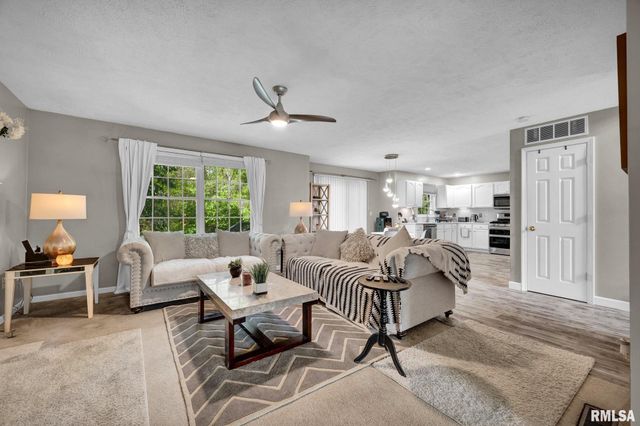 5603 N STONEWOOD Court, Peoria, IL 61615