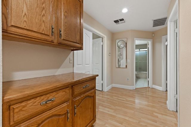 8630 River Oaks Dr, Oakdale, CA 95361