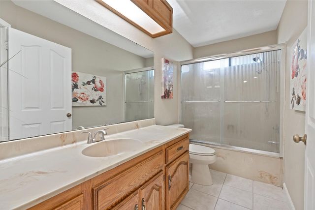 8630 River Oaks Dr, Oakdale, CA 95361