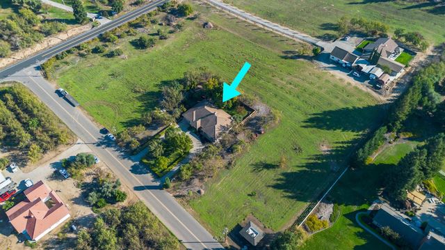 8630 River Oaks Dr, Oakdale, CA 95361