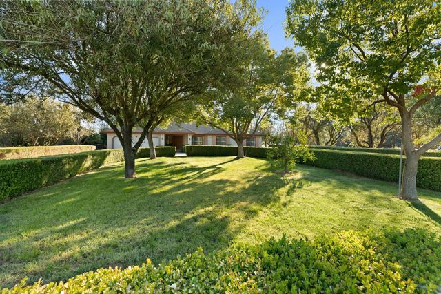 8630 River Oaks Dr, Oakdale, CA 95361