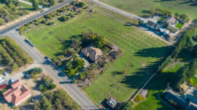 8630 River Oaks Dr, Oakdale, CA 95361