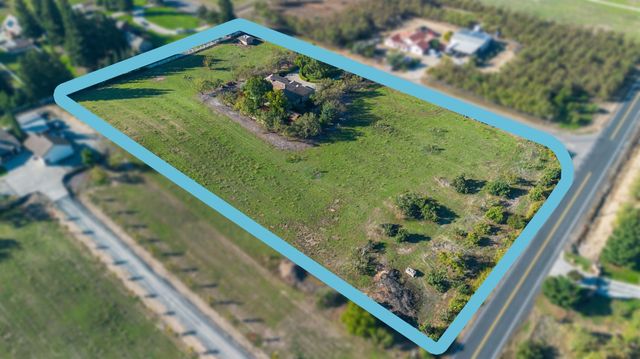 8630 River Oaks Dr, Oakdale, CA 95361