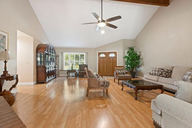 8630 River Oaks Dr, Oakdale, CA 95361