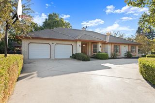 8630 River Oaks Dr, Oakdale, CA 95361
