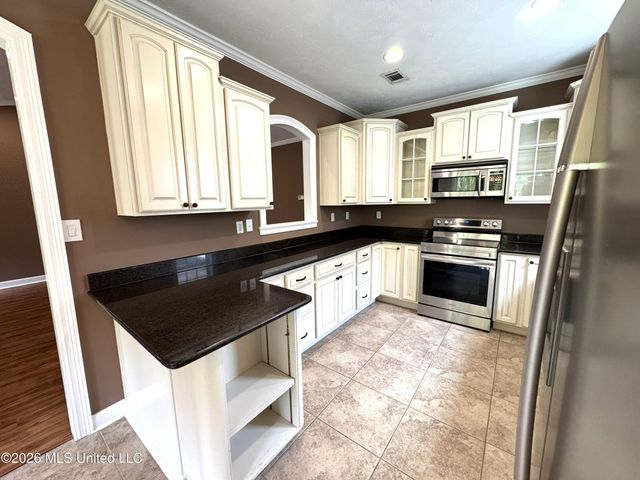 110 Yarborough Place, Waveland, MS 39576