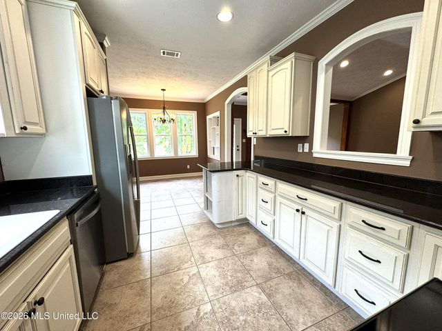 110 Yarborough Place, Waveland, MS 39576