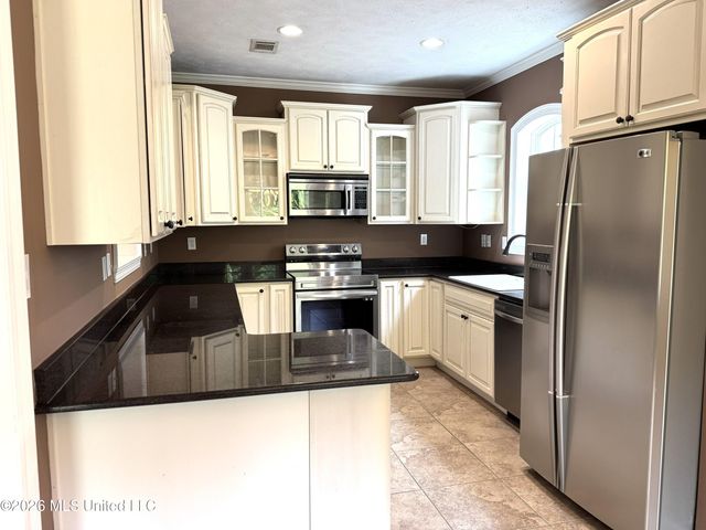 110 Yarborough Place, Waveland, MS 39576