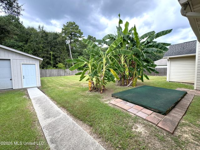 110 Yarborough Place, Waveland, MS 39576