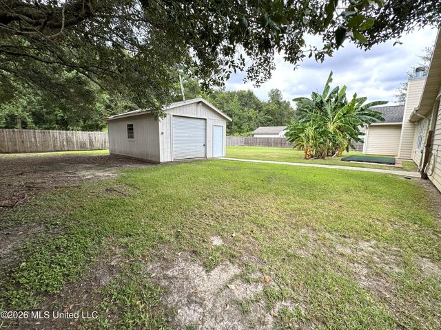 110 Yarborough Place, Waveland, MS 39576