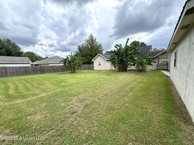110 Yarborough Place, Waveland, MS 39576