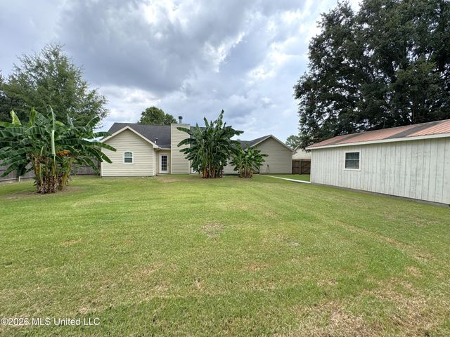 110 Yarborough Place, Waveland, MS 39576