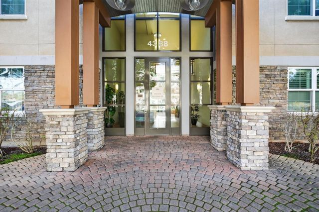 4388 El Camino Real 348, Los Altos, CA 94022