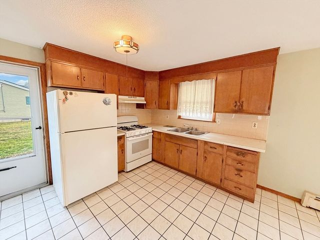 49 Golf Ave, Methuen, MA 01844