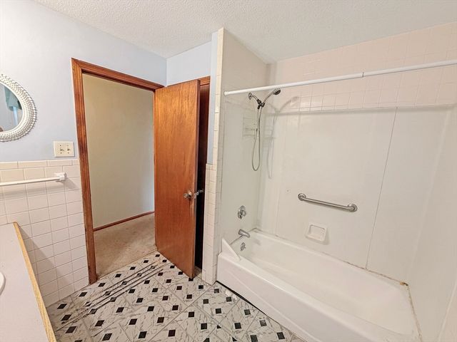 49 Golf Ave, Methuen, MA 01844