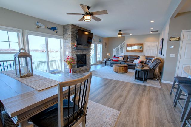 35 Ems B40f Lane, Leesburg, IN 46538