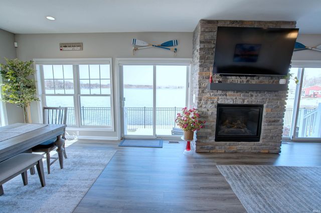 35 Ems B40f Lane, Leesburg, IN 46538