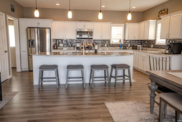 35 Ems B40f Lane, Leesburg, IN 46538