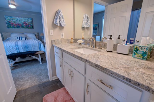 35 Ems B40f Lane, Leesburg, IN 46538