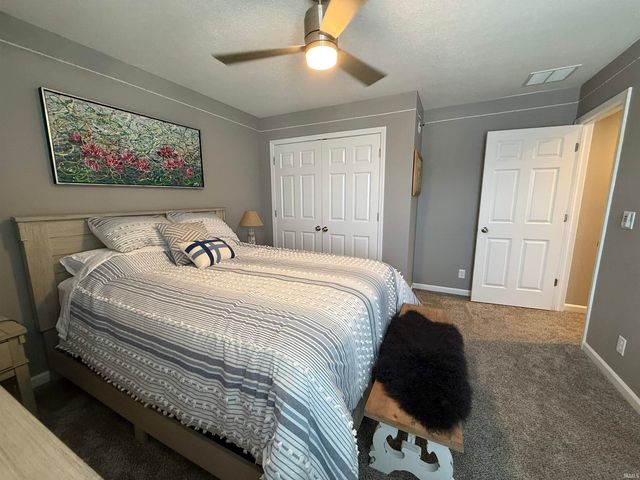 35 Ems B40f Lane, Leesburg, IN 46538