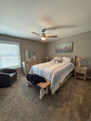 35 Ems B40f Lane, Leesburg, IN 46538