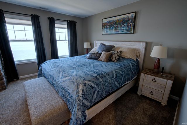 35 Ems B40f Lane, Leesburg, IN 46538