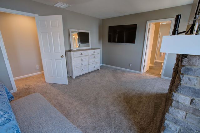 35 Ems B40f Lane, Leesburg, IN 46538