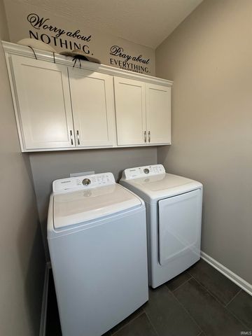 35 Ems B40f Lane, Leesburg, IN 46538