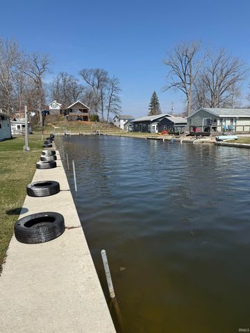 35 Ems B40f Lane, Leesburg, IN 46538