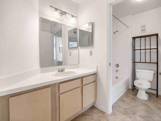 7270 WESTPOINTE BOULEVARD 910, Orlando, FL 32835