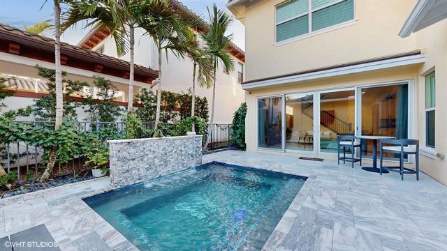 2098 Dickens Terrace, Palm Beach Gardens, FL 33418