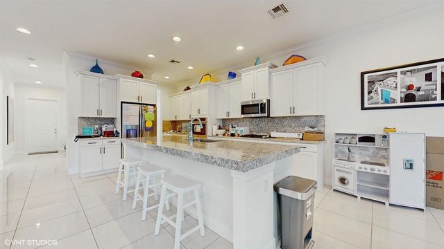 2098 Dickens Terrace, Palm Beach Gardens, FL 33418