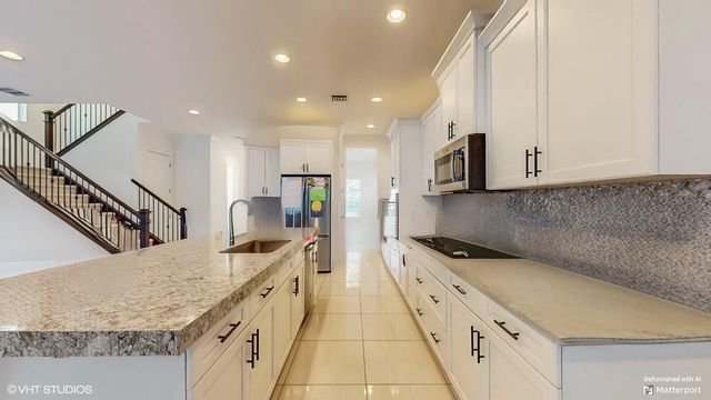 2098 Dickens Terrace, Palm Beach Gardens, FL 33418