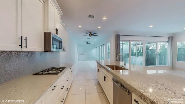2098 Dickens Terrace, Palm Beach Gardens, FL 33418