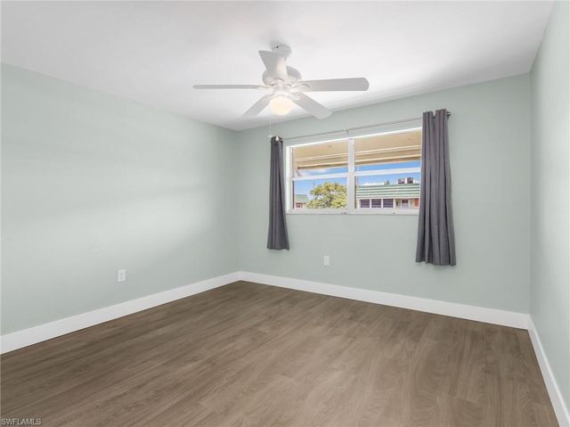 300 Valley Stream DR 8A, Naples, FL 34113