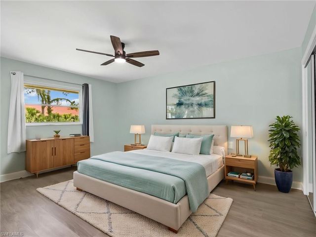 300 Valley Stream DR 8A, Naples, FL 34113