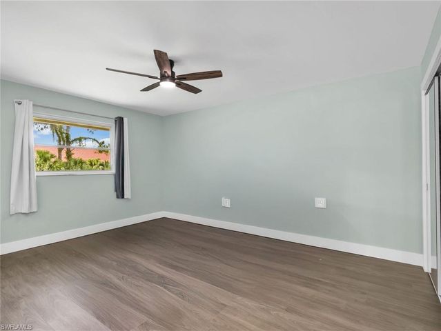 300 Valley Stream DR 8A, Naples, FL 34113
